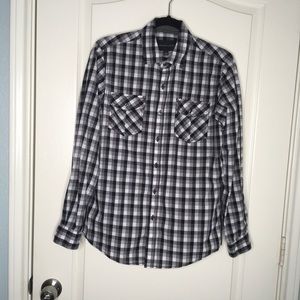 Men’s Signature Studio button down